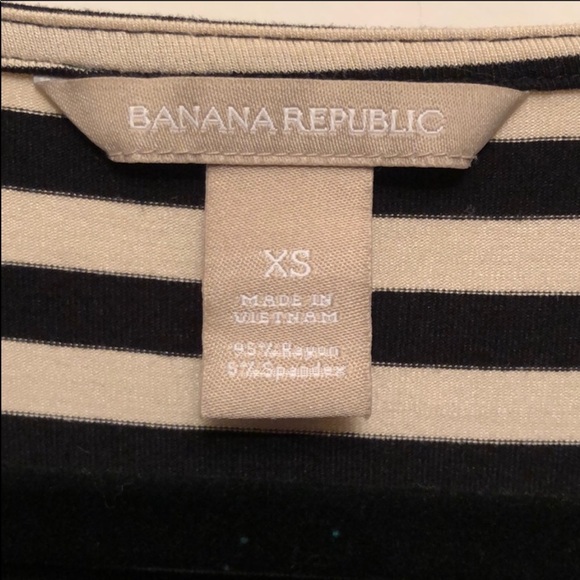 ☀️Banana Republic black striped 3/4 sleeve top☀️ - Picture 4 of 4